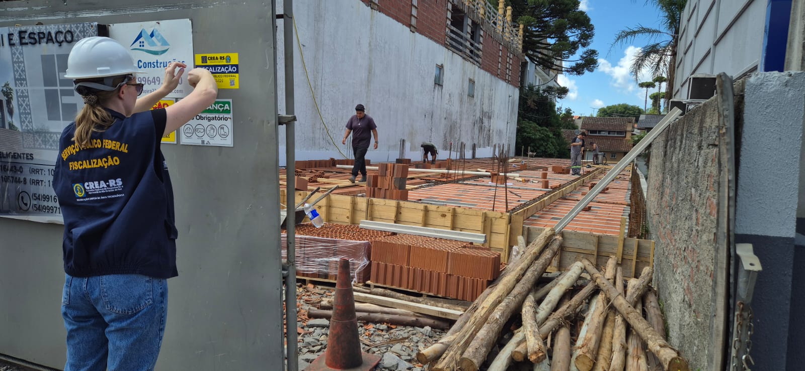 O objetivo &eacute; combater o exerc&iacute;cio ilegal da profiss&atilde;o e garantir a efetiva participa&ccedil;&atilde;o de profissionais e empresas habilitadas